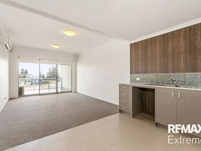 27/2 Royston Link, Butler WA 6036