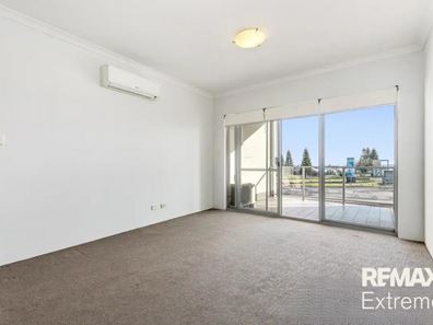 27/2 Royston Link, Butler WA 6036