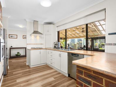 4 Sheldrake Way, Willetton WA 6155
