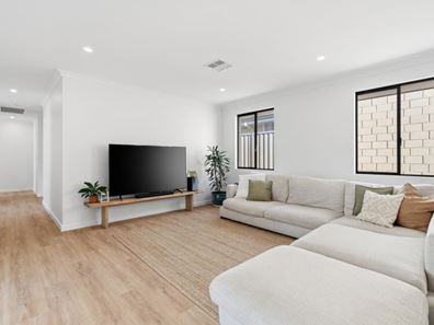 19 Lomandra Rise, Sinagra WA 6065