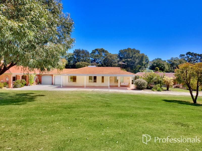 1A Risley Way, Carine