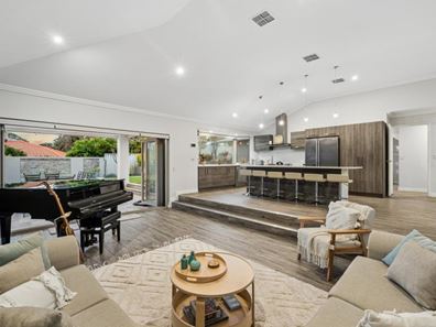 44 Hazelwood Loop, Carine WA 6020