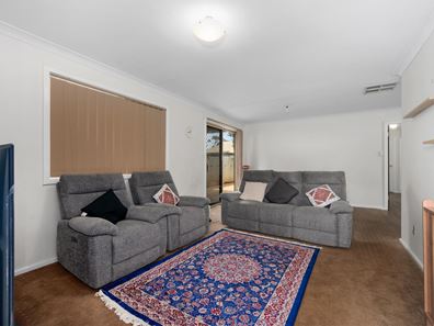 2/76 Moran Street, Boulder WA 6432