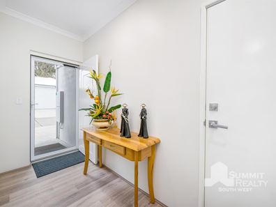 2/10 Laura Avenue, Australind WA 6233