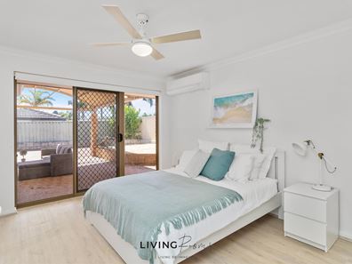 Room/4  21 Azelia Street, Alexander Heights WA 6064