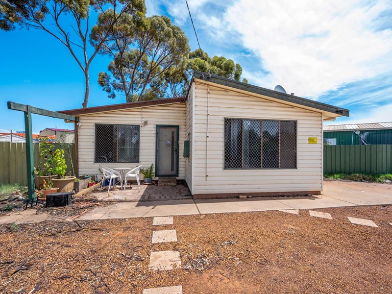2 Brennan Street, South Kalgoorlie WA 6430
