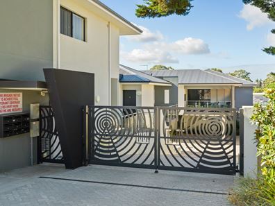 7/67 Coleman Crescent, Melville WA 6156