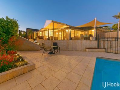 6 Peak Court, Leeming WA 6149