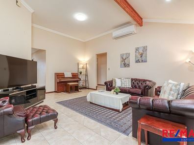 22 Heatherlea Parkway, Leeming WA 6149