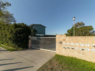 5/21 Fennager Way, Calista WA 6167