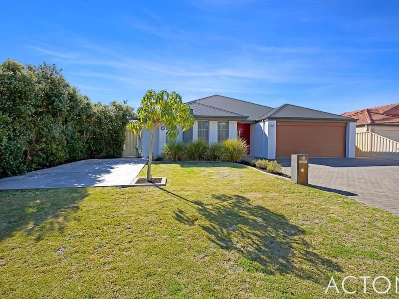 19 Sharperton Meander, Dudley Park WA 6210