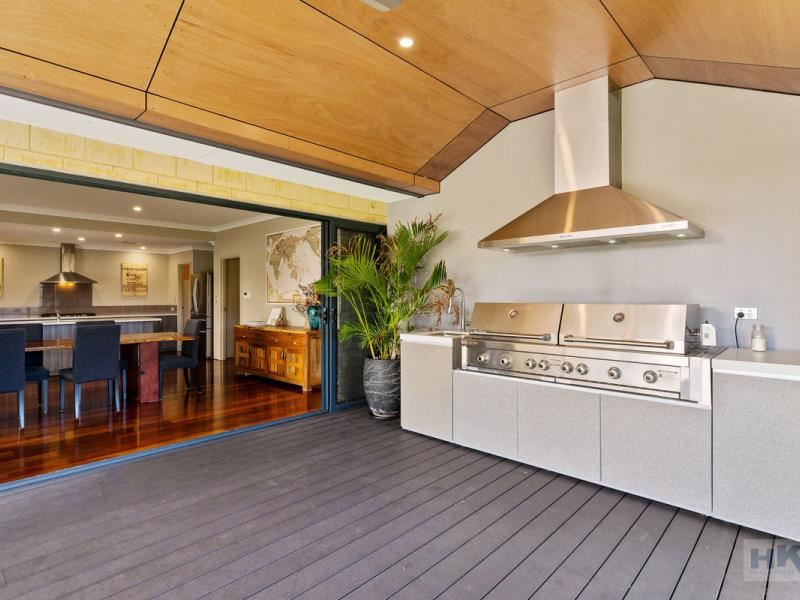 1 Badminton Cross, The Vines WA 6069