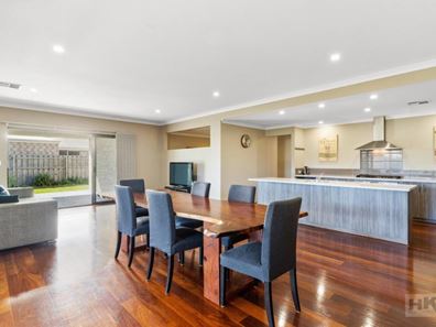 1 Badminton Cross, The Vines WA 6069