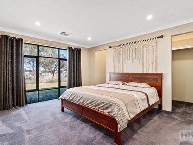 1 Badminton Cross, The Vines WA 6069