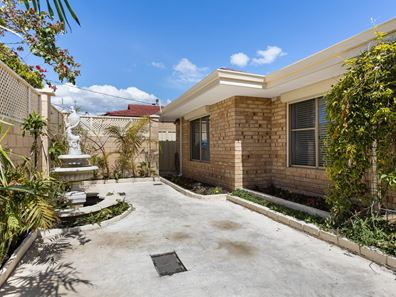 25 Murdoch Road, Thornlie WA 6108