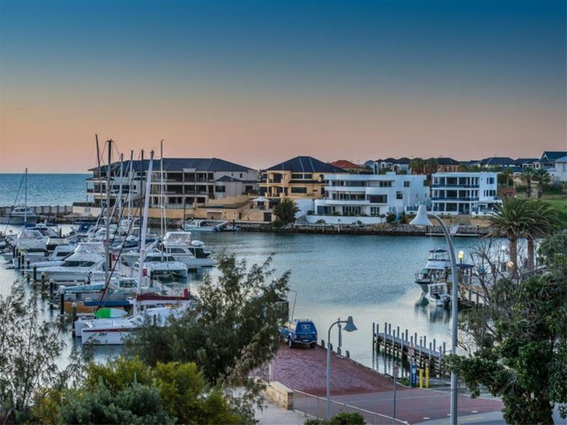 23 Portrush Way, Mindarie WA 6030