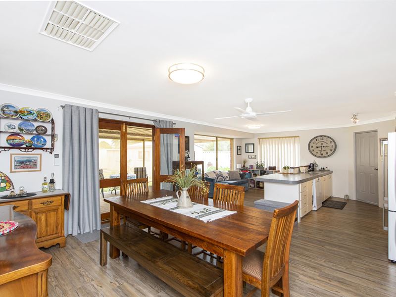 7 Discovery Crescent, Port Kennedy WA 6172