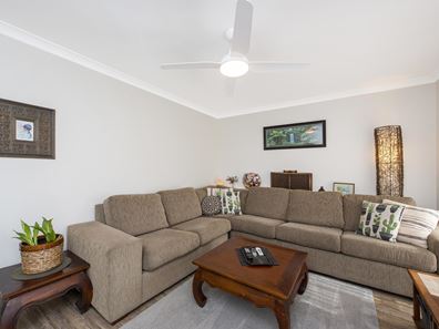 7 Discovery Crescent, Port Kennedy WA 6172