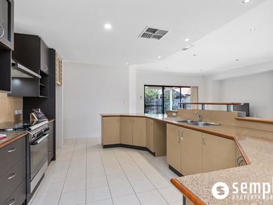 28 Brennan Avenue, Canning Vale WA 6155