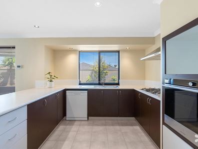 1 Sandmartin Drive, Southern River WA 6110