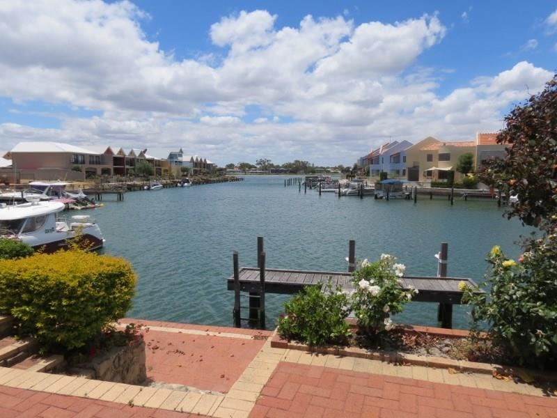 10 Rialto Place, Halls Head