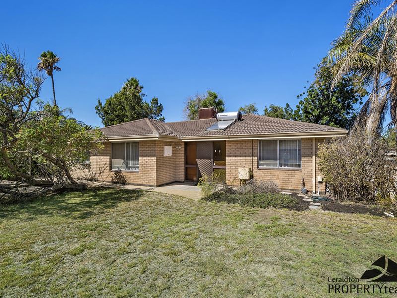 5 Hallet Place, Bluff Point