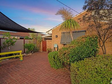 12 Fortunella Grove, Seville Grove WA 6112