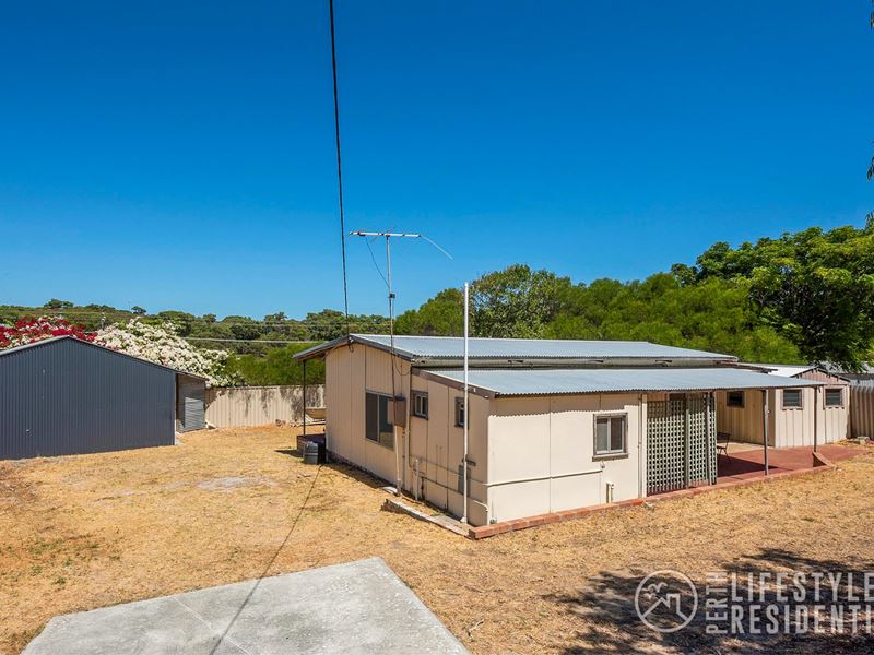 4 Walebing Way, Guilderton WA 6041