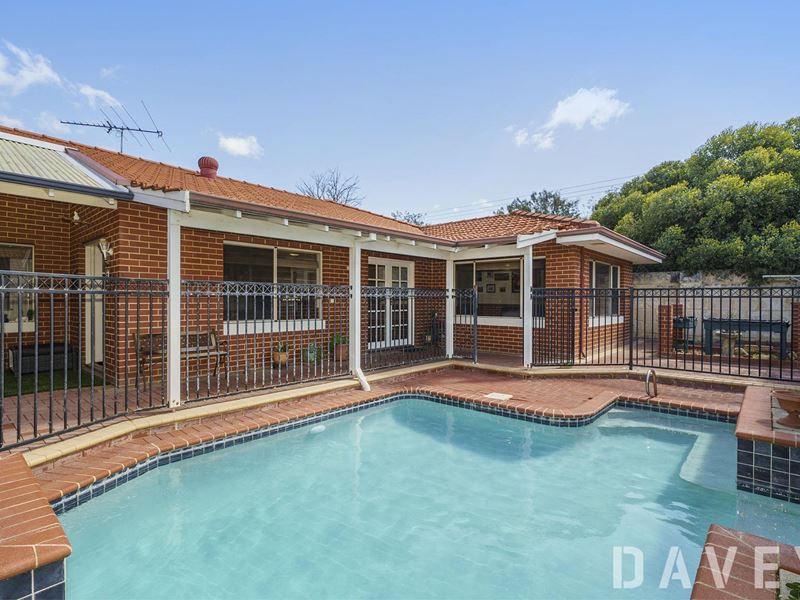 8 Wakeley Way, Duncraig