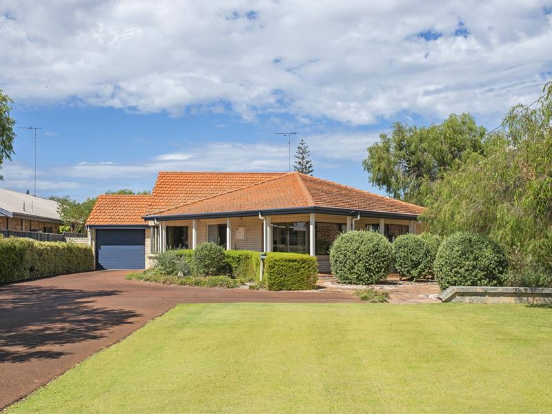906 Geographe Bay Road, Geographe
