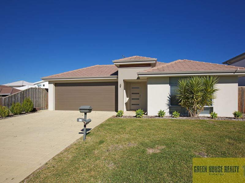 17 Sugarwood Terrace, Halls Head WA 6210