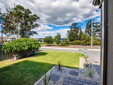 29 Woodswallow Parkway, Maddington WA 6109