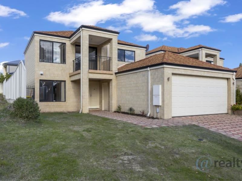 88 Peterborough Circle, North Lake