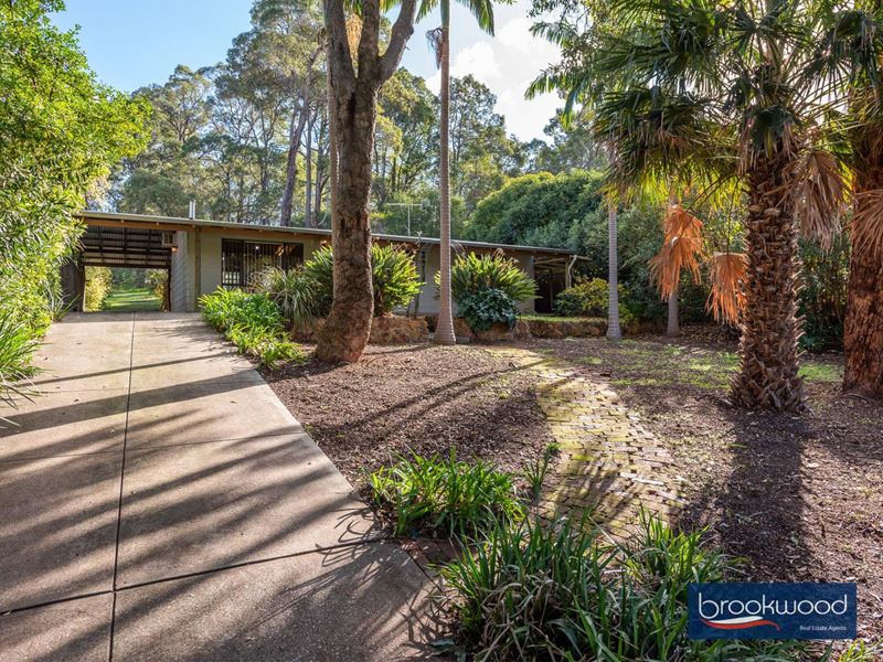 14 Yilgarn Street, Mundaring WA 6073