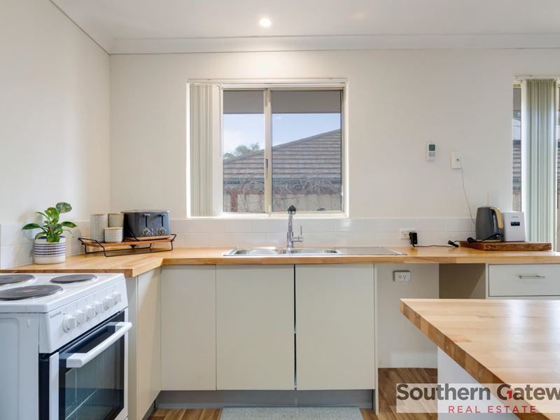 4 Powell Crescent, Brookdale