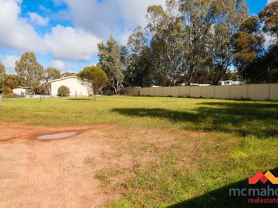 Lot 4, 2 Eighth Road, York WA 6302