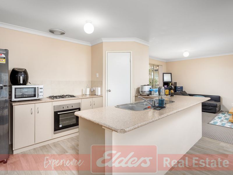 6A Deakin Elbow, Eaton