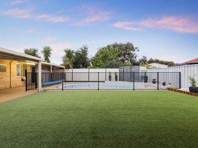 7 Beadon Close, Ballajura WA 6066