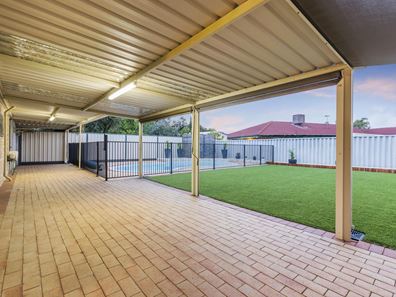 7 Beadon Close, Ballajura WA 6066