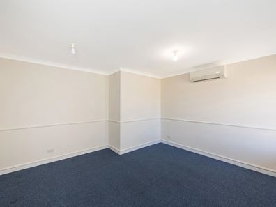 15 Grenadier Court, Warnbro WA 6169