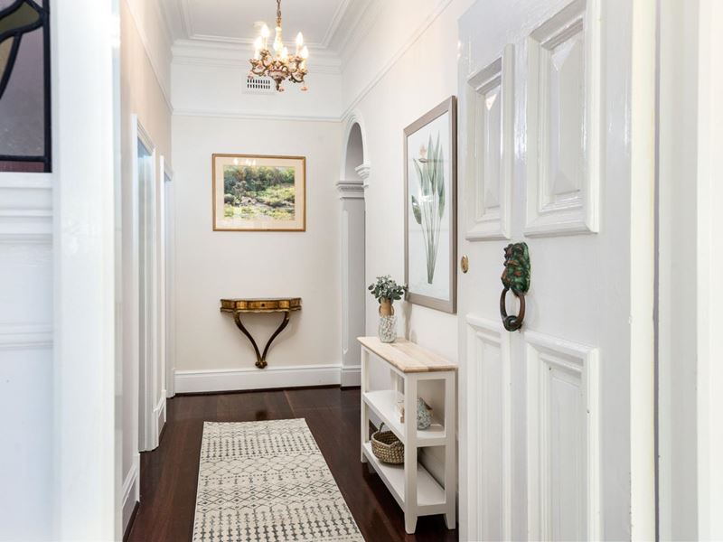 2 Windsor Street, Claremont