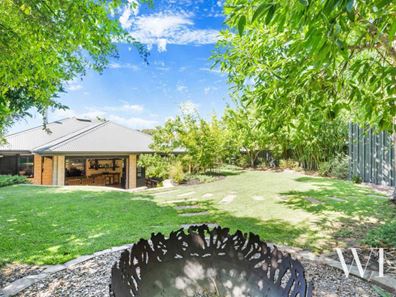 15 Elizabeth Street, White Gum Valley WA 6162