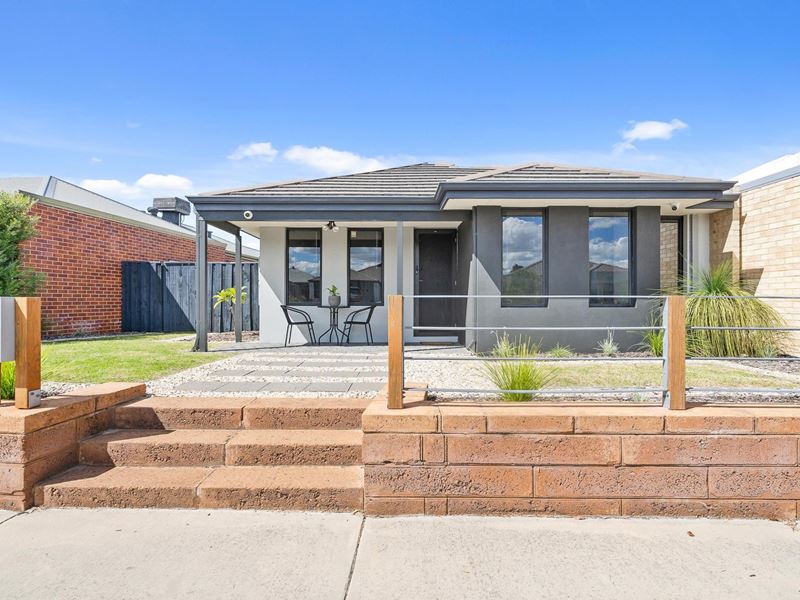 10 Greenslade Crescent, Ellenbrook WA 6069