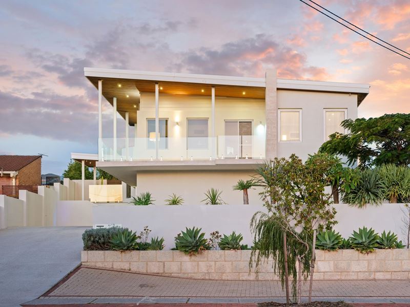 157 Dampier Avenue, Kallaroo