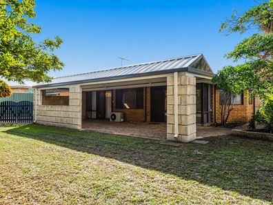 11 Boronia Close, Halls Head WA 6210