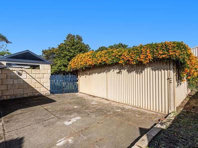 11 Boronia Close, Halls Head WA 6210