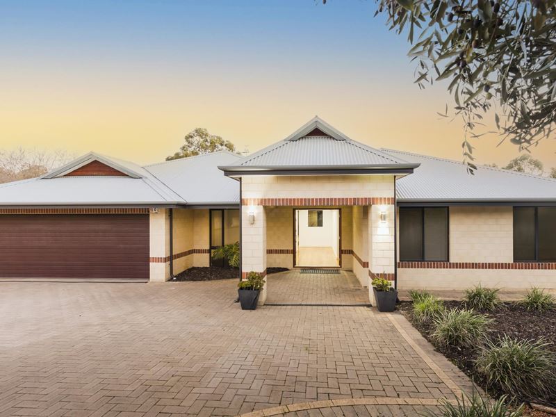 9 Woodview Retreat, Lesmurdie