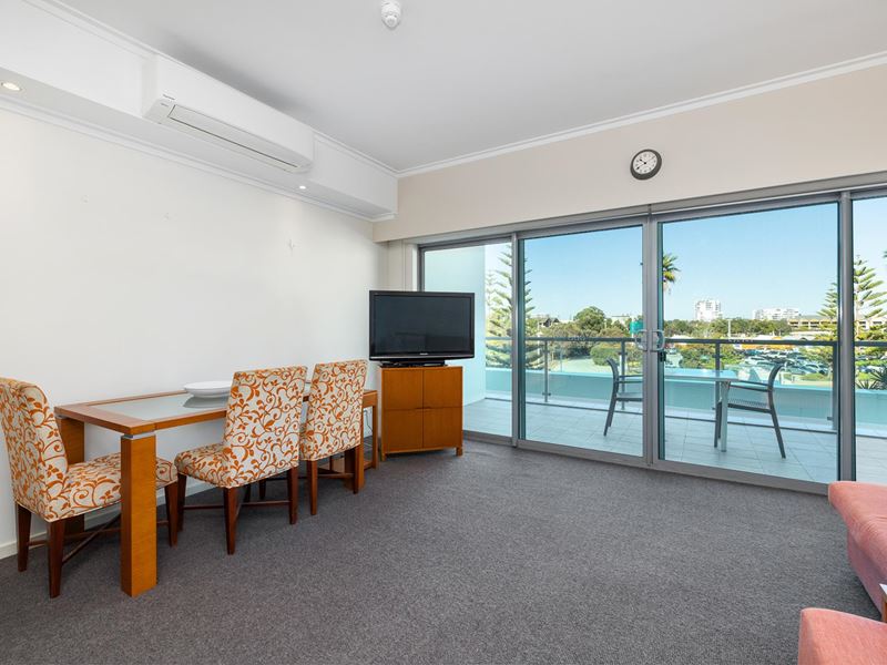 A101/16 Dolphin Drive, Mandurah