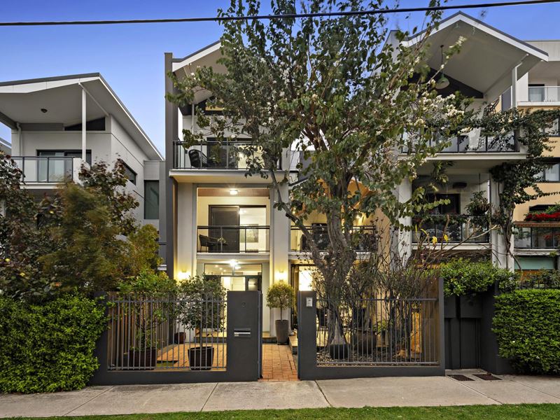 2/45-47 Stuart Street, Perth