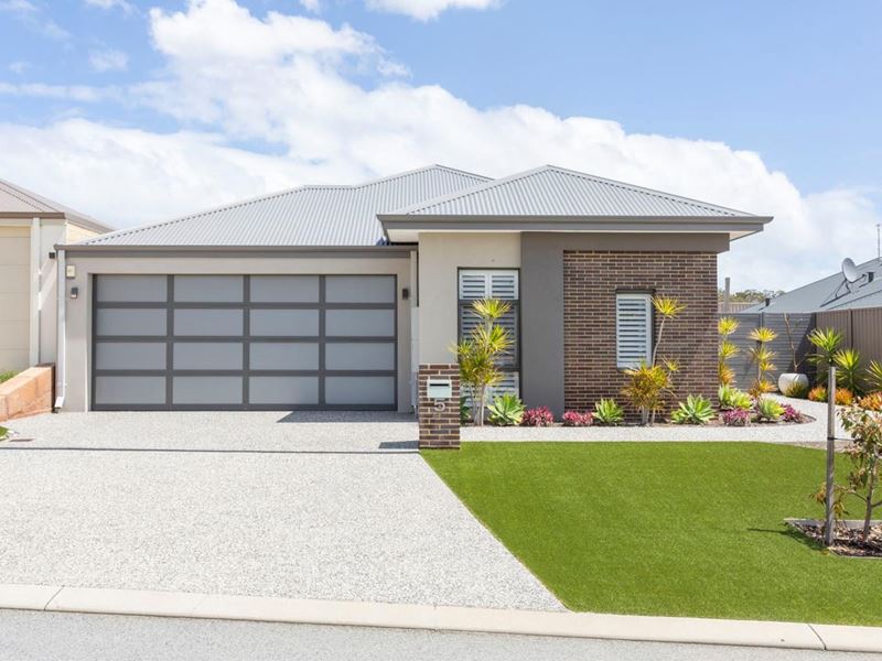 5 Campana Rise, Hammond Park